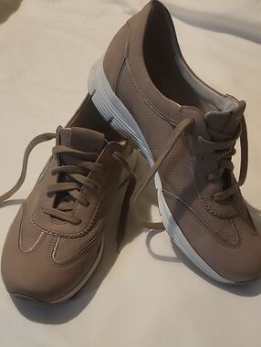 Merrell Women's Taupe Lace-Up Casual Sneakers